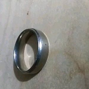 Men's wedding ring